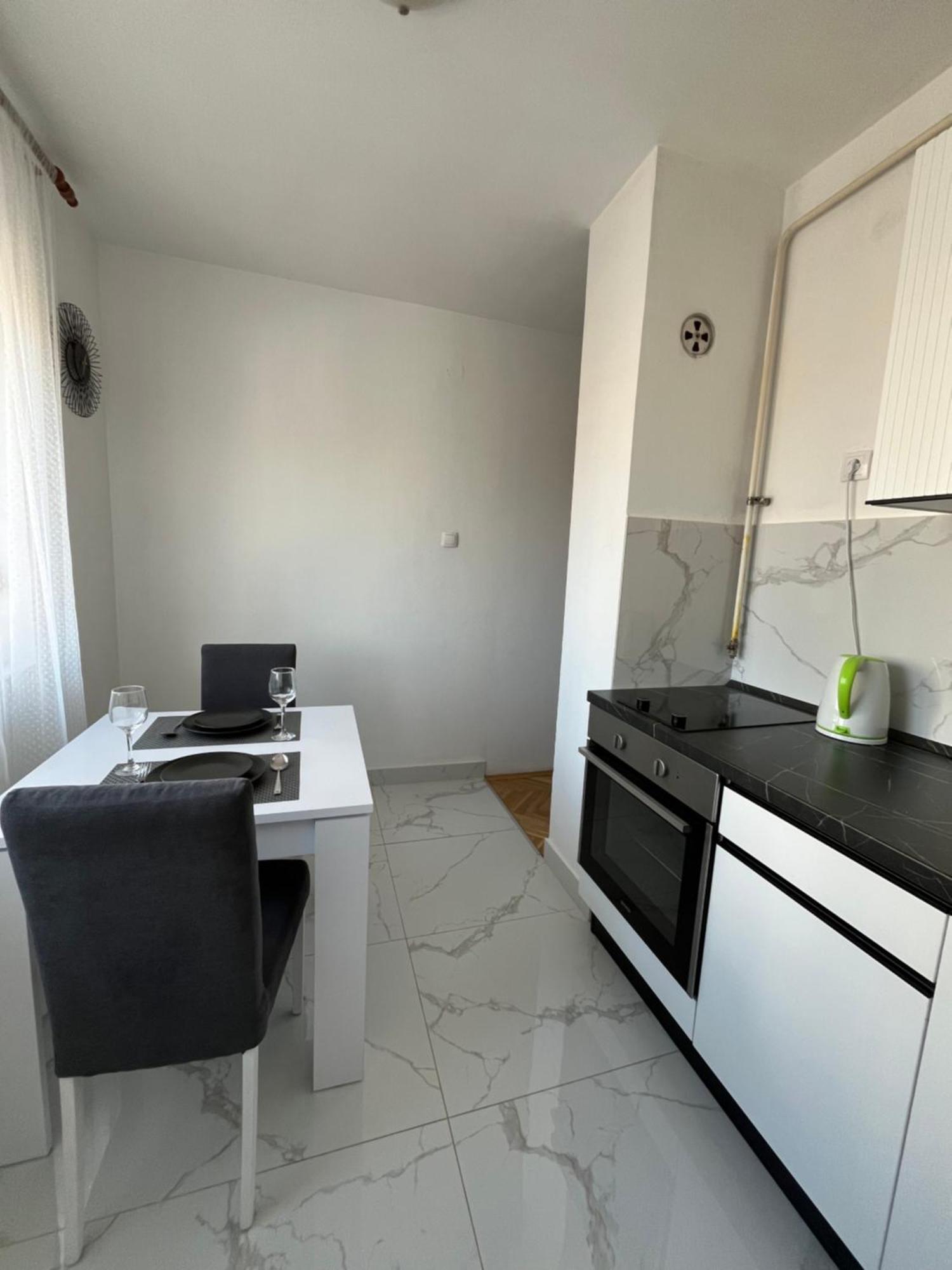 Nikola Ns2 Apartman Újvidék Kültér fotó